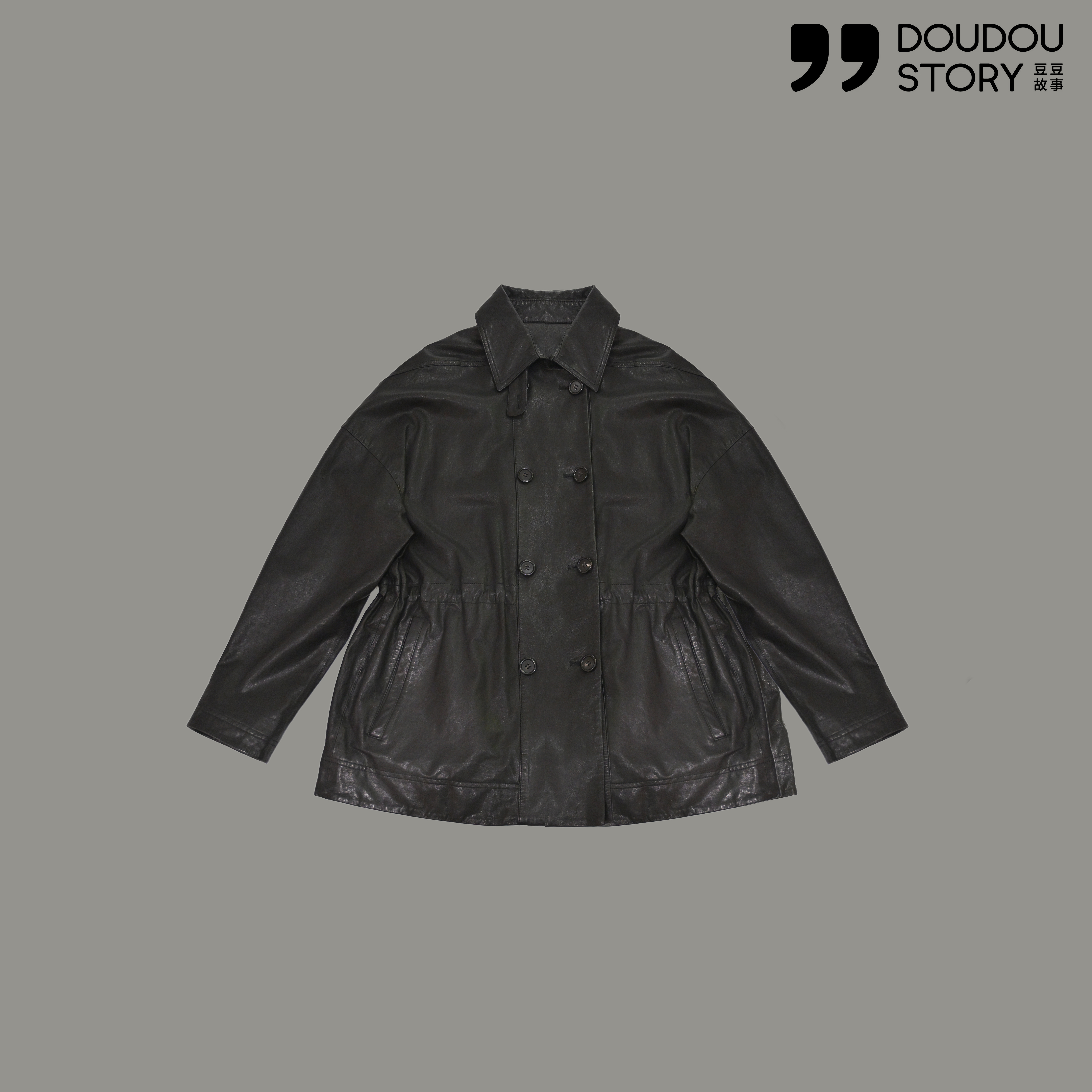 HALUNGLE/海伦格丽  Y9206  时尚双排扣翻领抽绳中长款皮衣dy