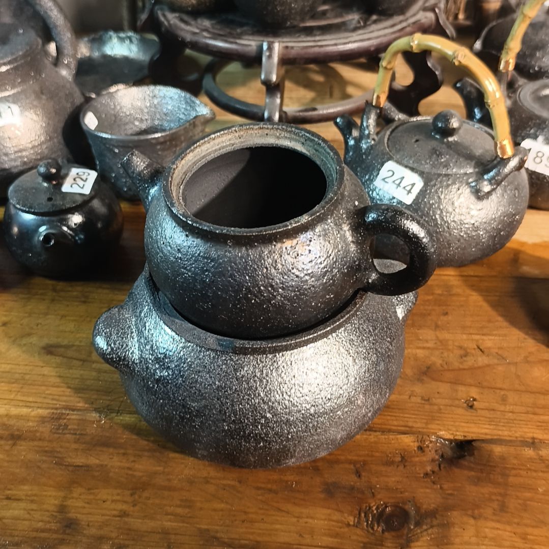 陈***億泥塑荥经黑砂茶器鑫山烧瑕疵品不退不换