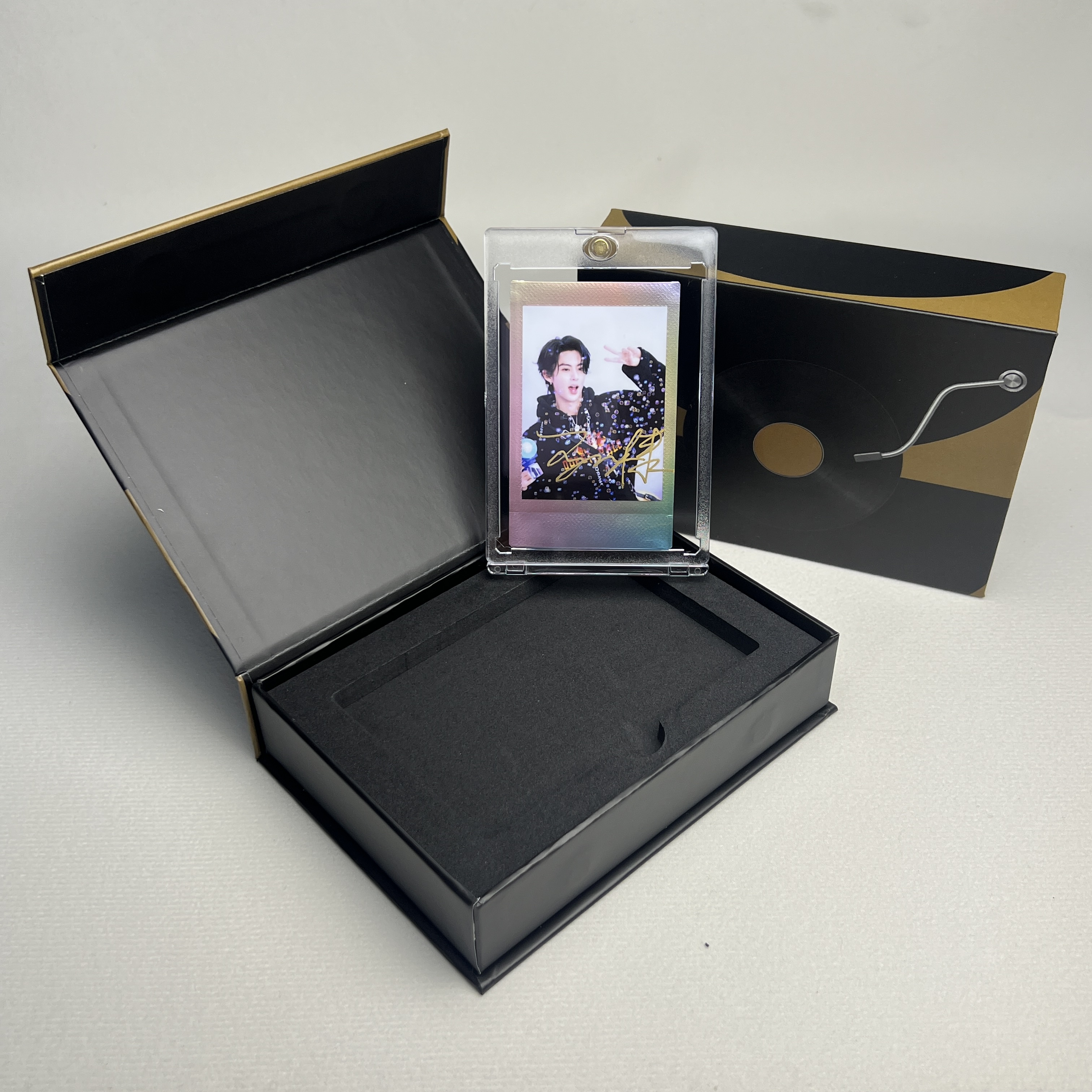 N7312王鹤棣 签名正品拍立得照片 人鱼