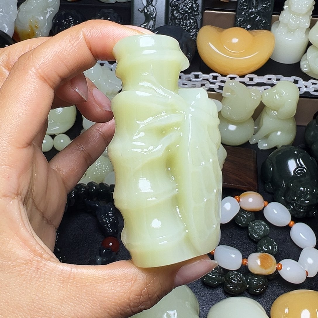 果***错软玉未镶嵌把件新疆天然精品料子