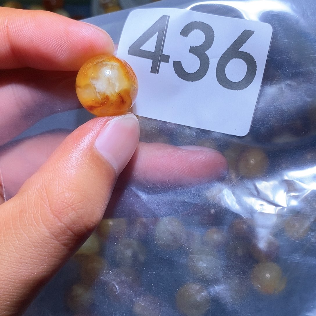 未镶嵌琥珀珠宝奇石