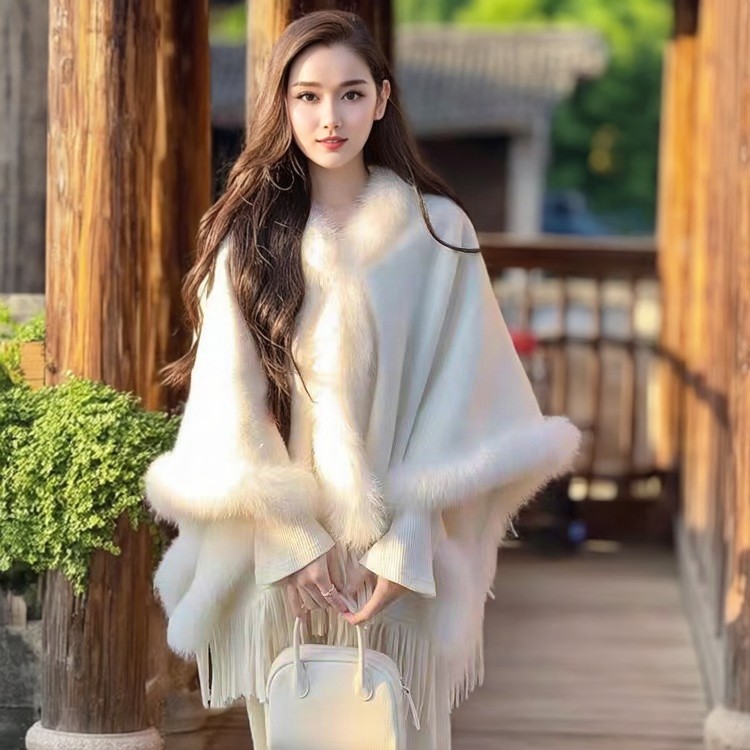高级感气质百搭毛领女士中长款披肩斗篷外套保暖时尚秋冬外搭围巾