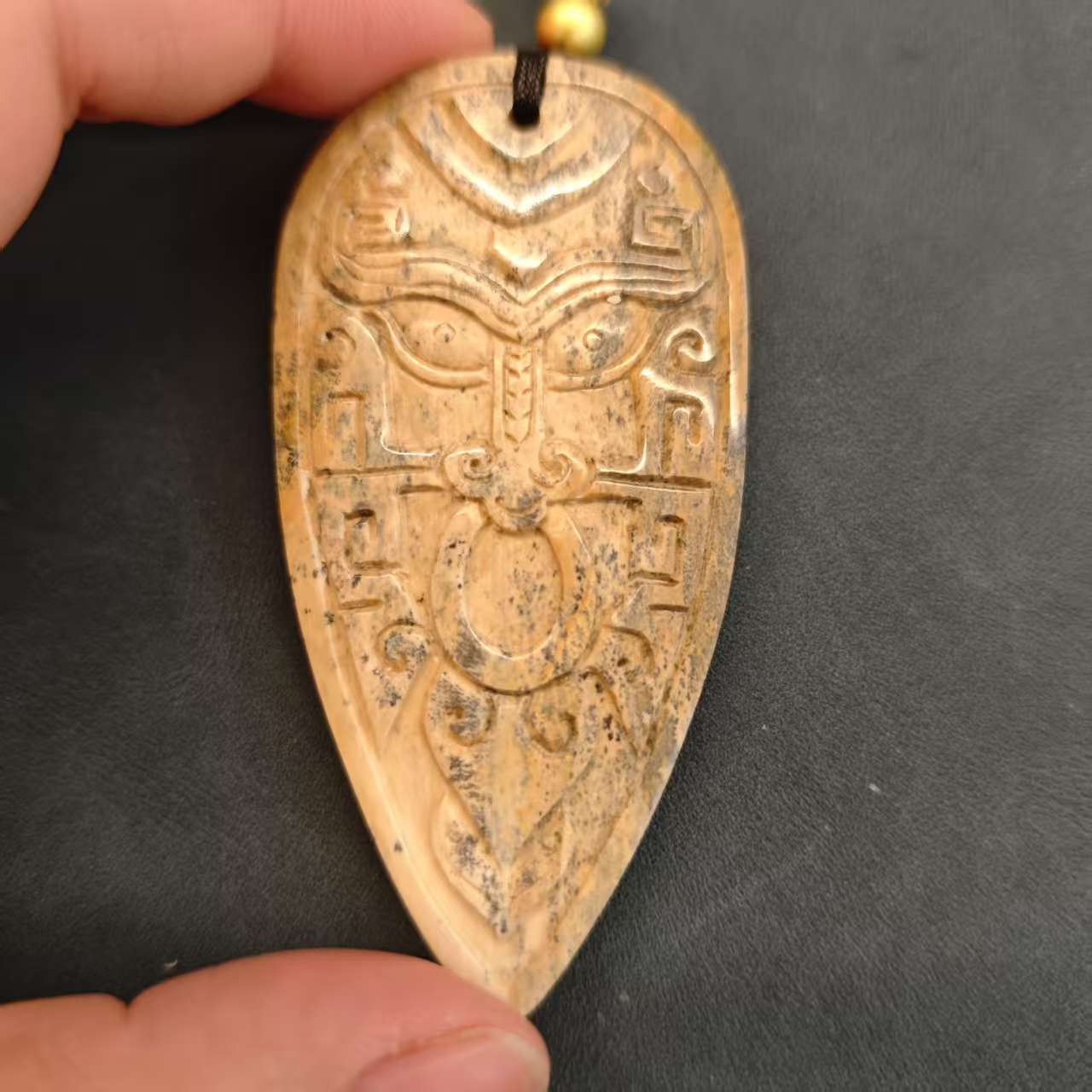 A00190 饕餮牌 猛犸牙工艺品