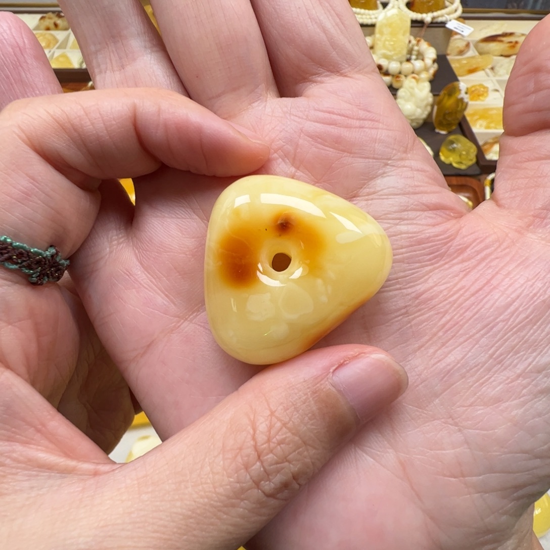 琥珀未镶嵌裸石蜜蜡