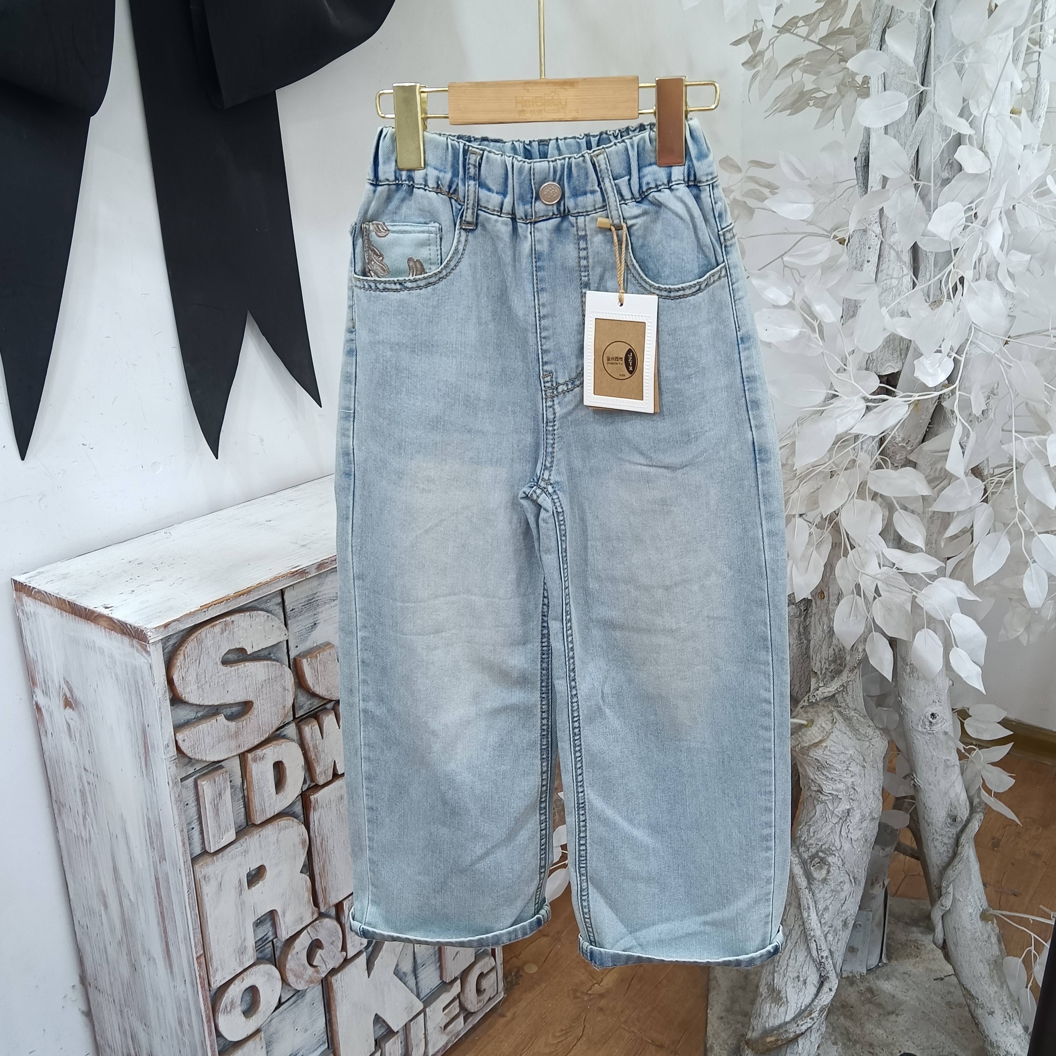 W828浅蓝色薄牛仔裤