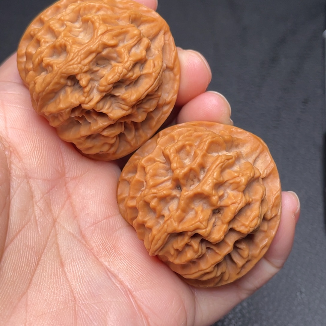 四***子桃核吊坠秦岭野生文玩核桃