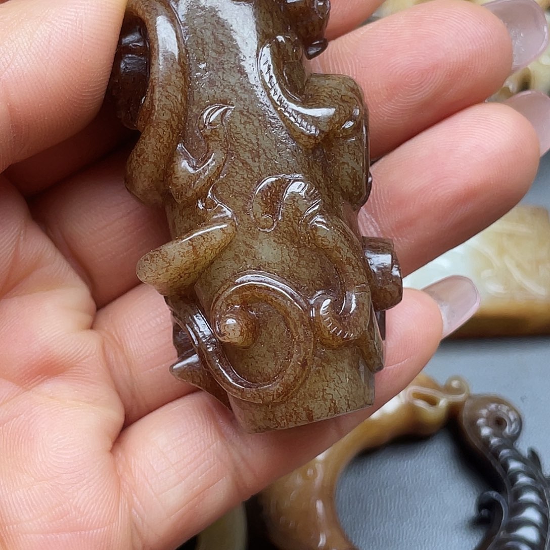 用***3和田玉未镶嵌颈饰