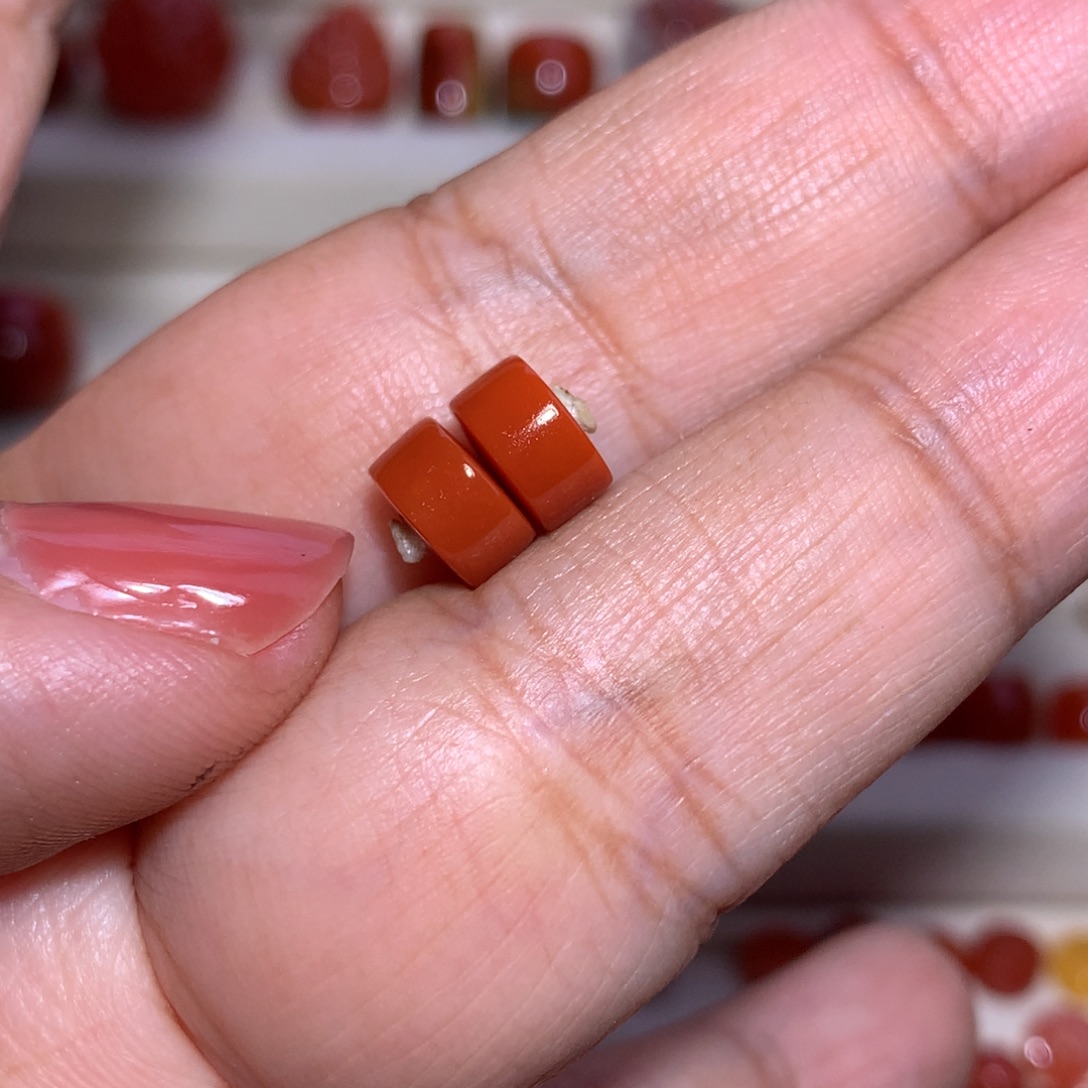 ᭙****南红玛瑙未镶嵌药片7.2×4满肉柿子红 微微纹