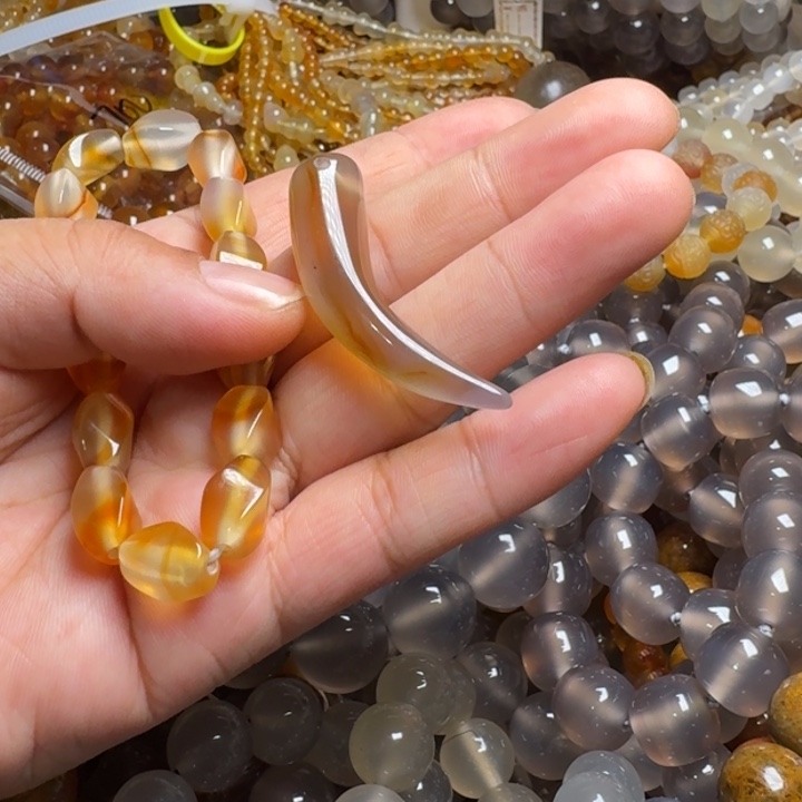 玛瑙/玉髓颈饰未镶嵌山**峰775