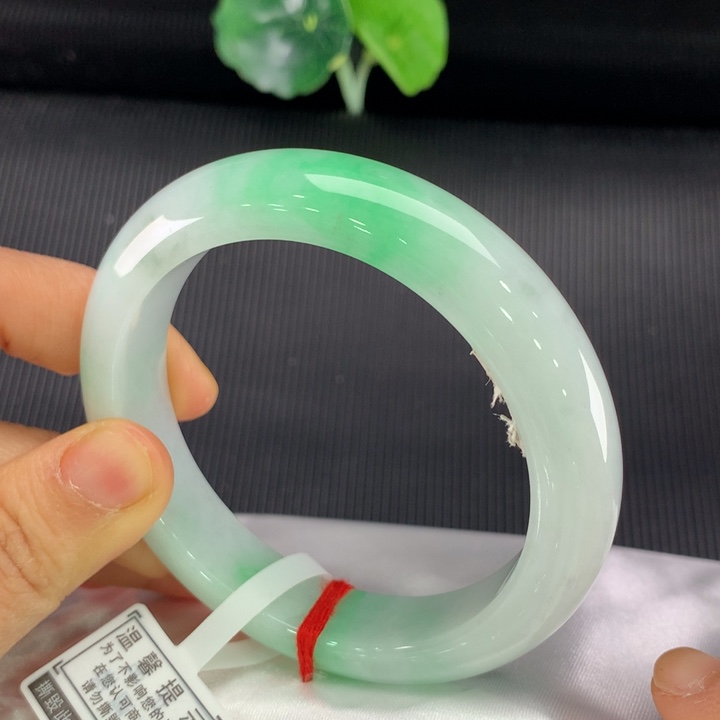 翡翠手镯未镶嵌正圈58