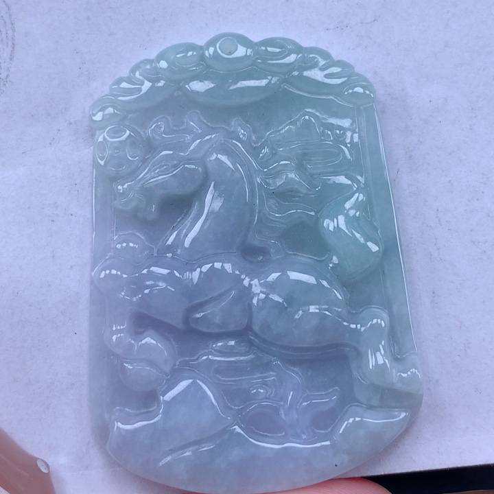 颈饰未镶嵌翡翠马