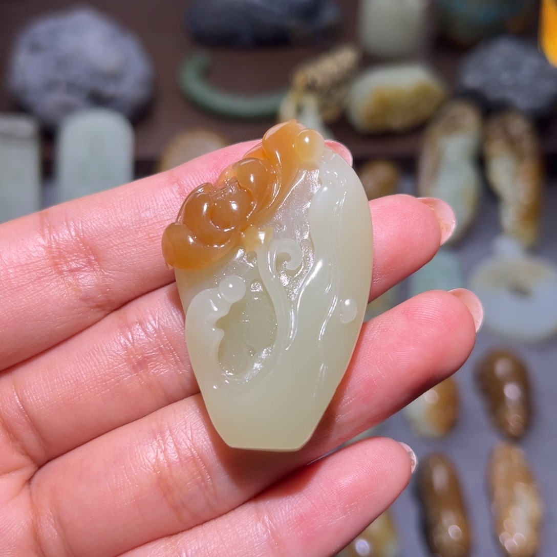 和田玉（糖玉）未镶嵌挂件