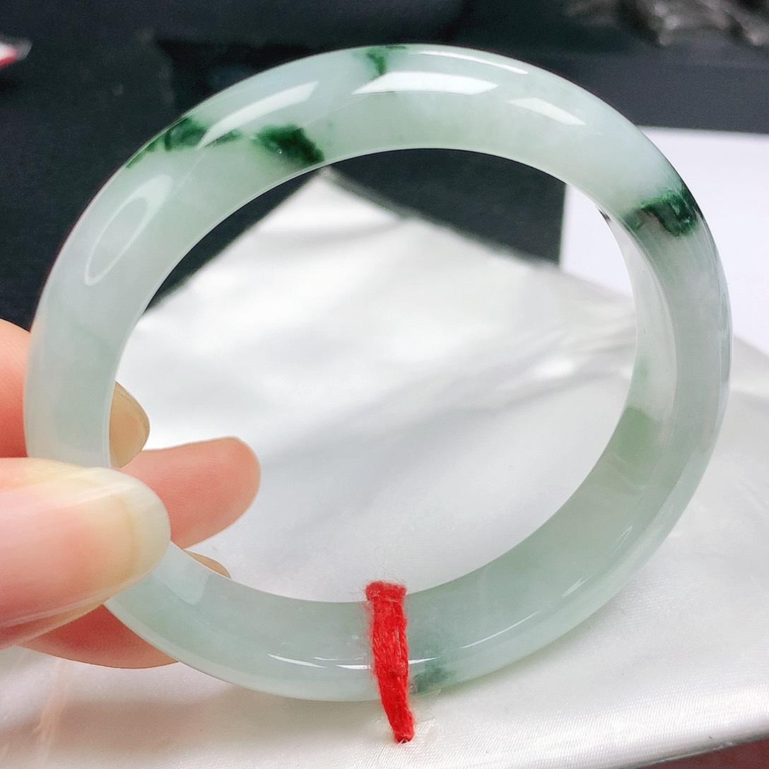 翡翠手镯未镶嵌正