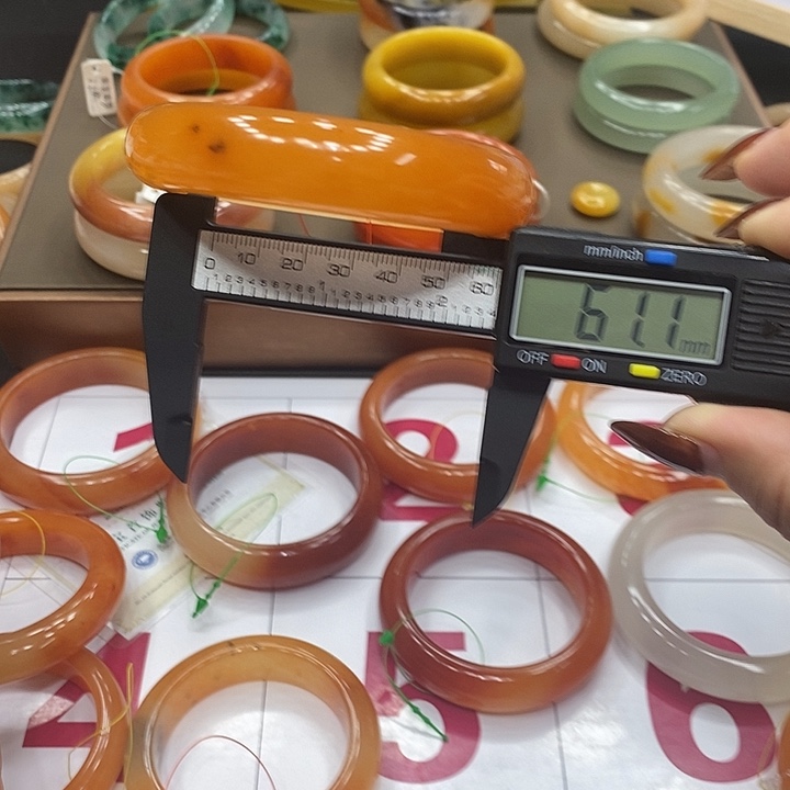 石英质玉（黄龙玉）未镶嵌手镯