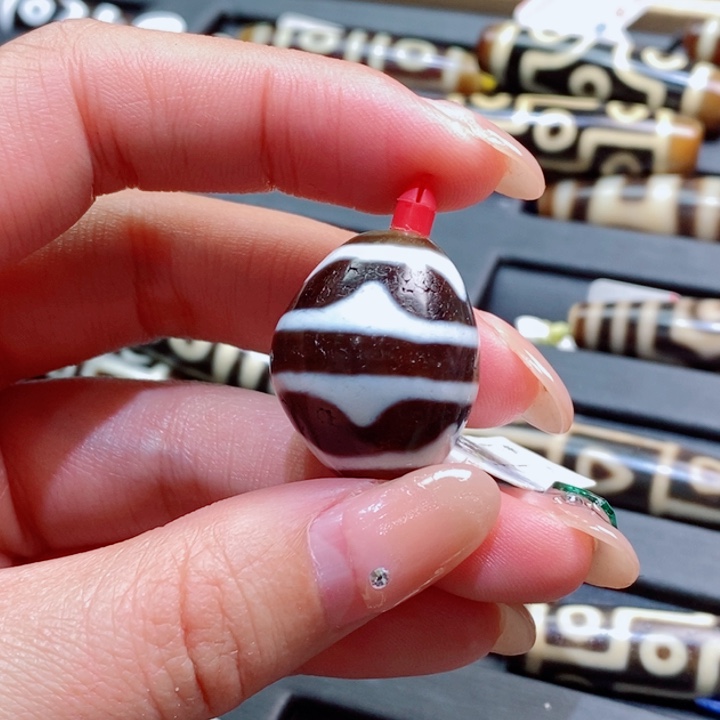 不****玛瑙/玉髓（覆膜）未镶嵌颈饰