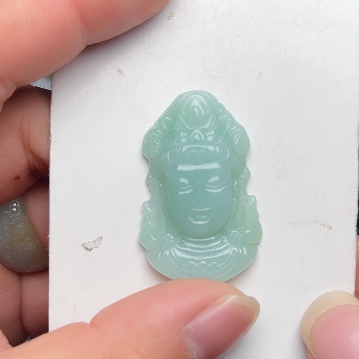 翡翠颈饰未镶嵌观音头