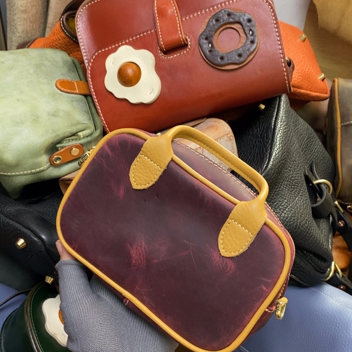 头层牛皮瑕疵单肩包