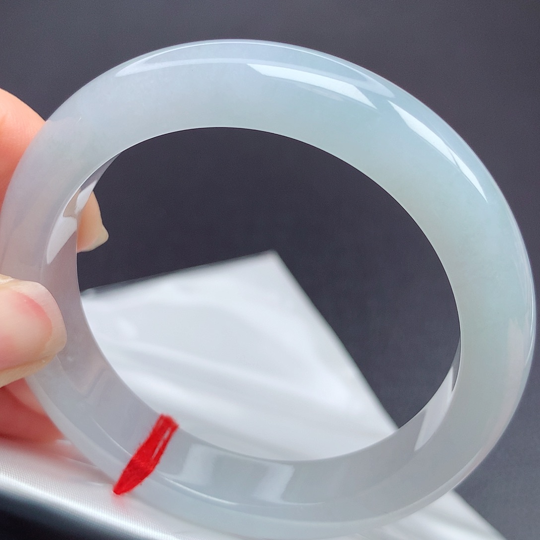 翡翠手镯未镶嵌11n n n n n n n n