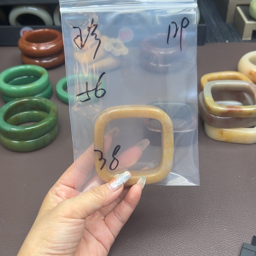 石英质玉手镯未镶嵌珍*