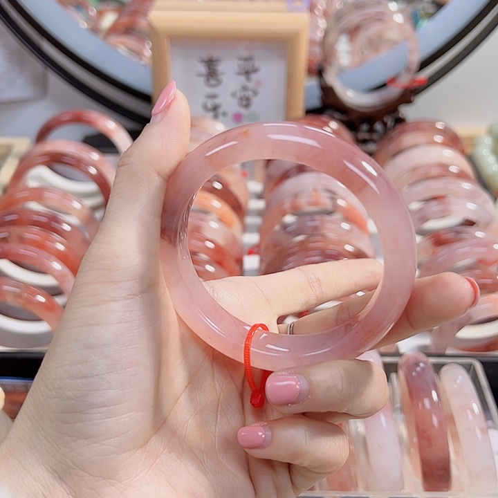 石英质玉手镯未镶嵌抹***?