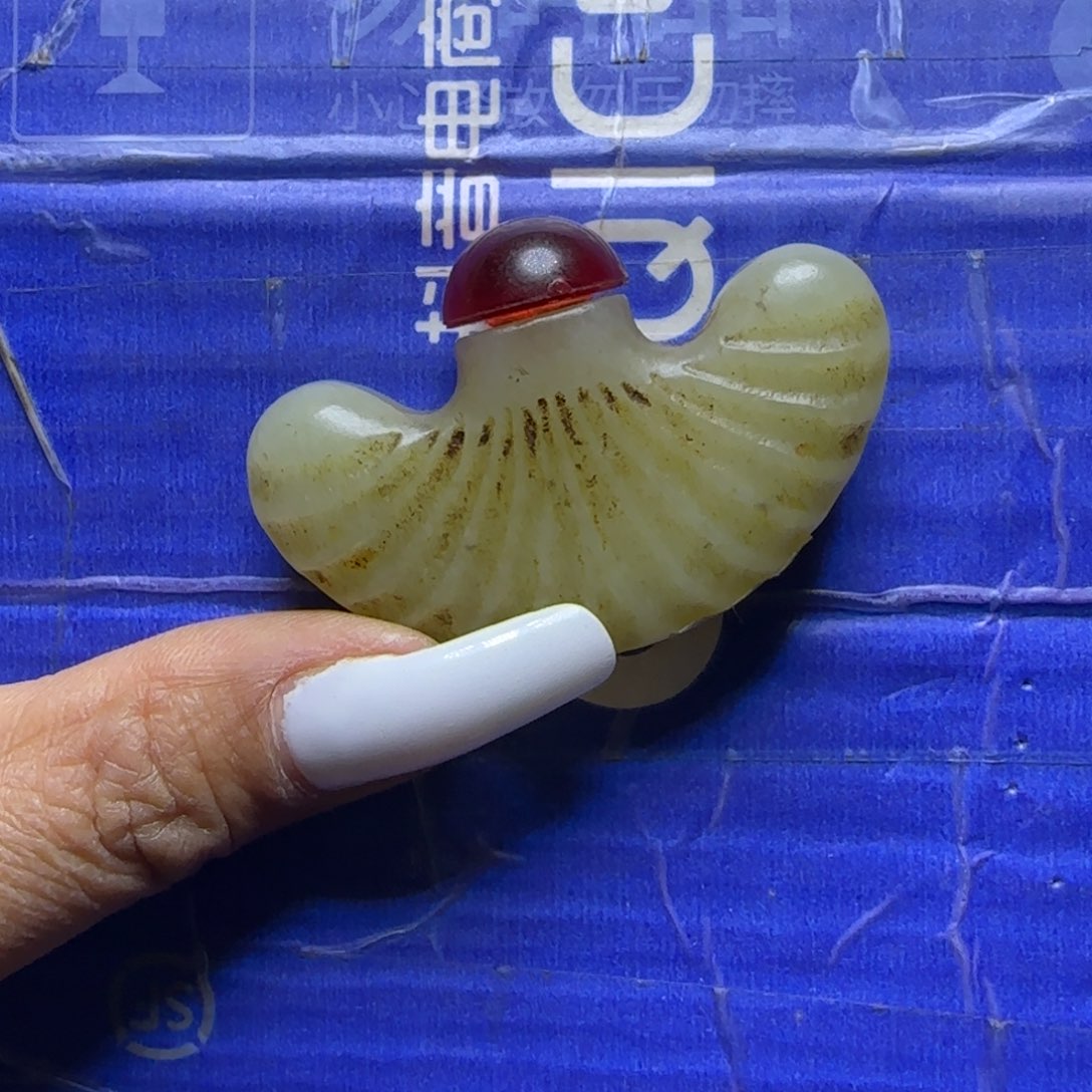 和田玉未镶嵌把件