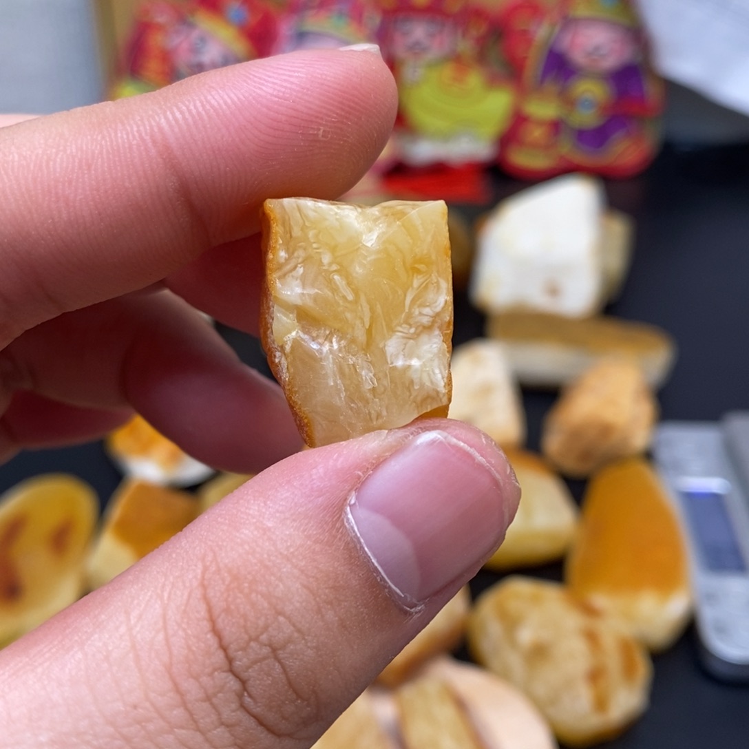 定制琥珀未镶嵌@**柒天然蜜蜡原石加工不退不换