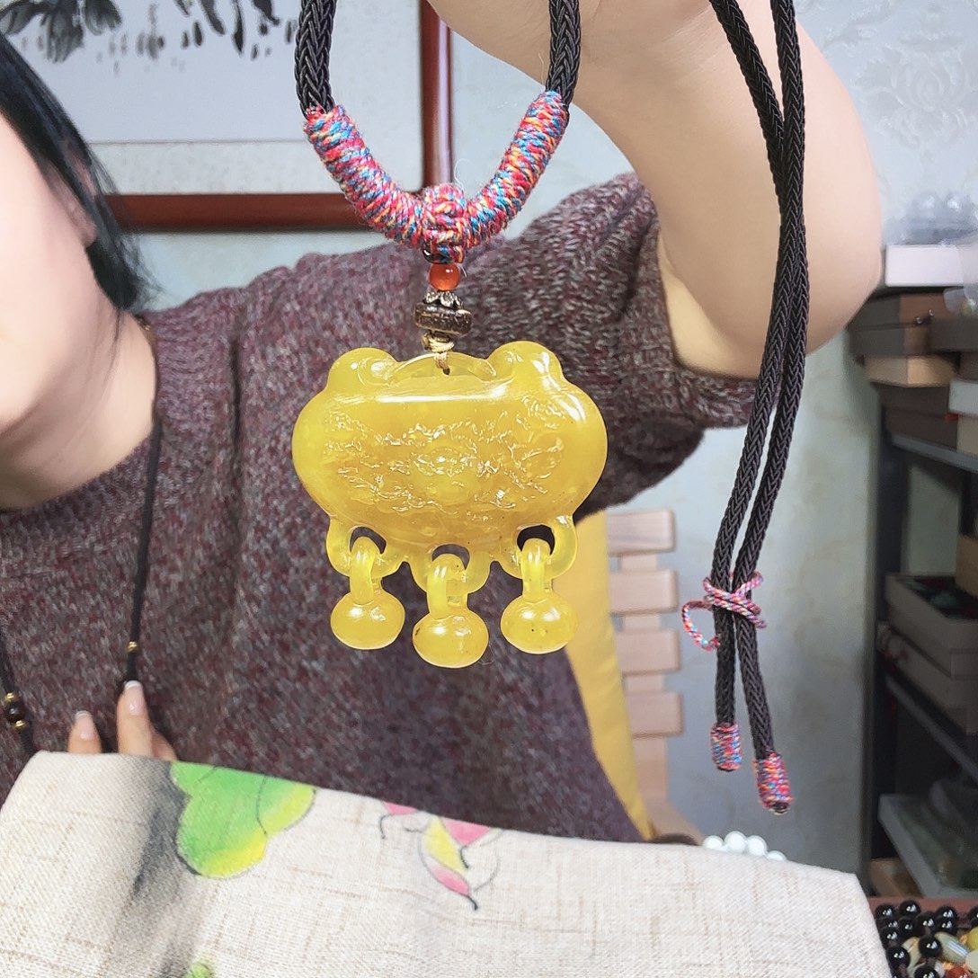 影***子蛇纹石玉未镶嵌颈饰