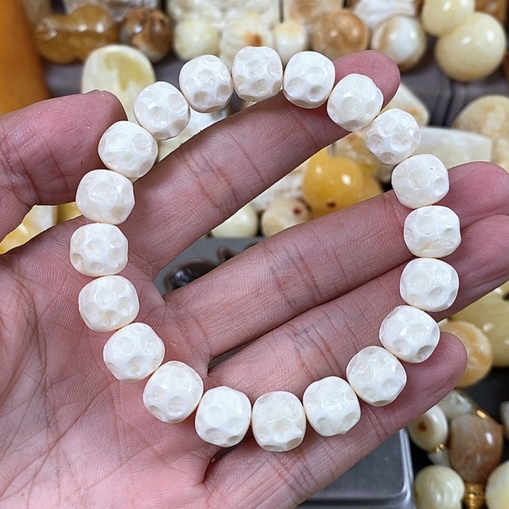 琥珀裸石未镶嵌拥**＇我