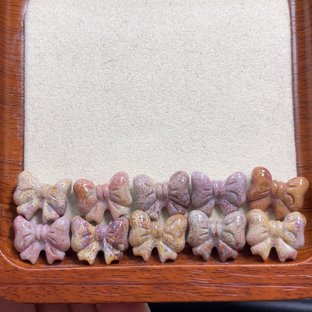 硅化玉未镶嵌颈饰一组98