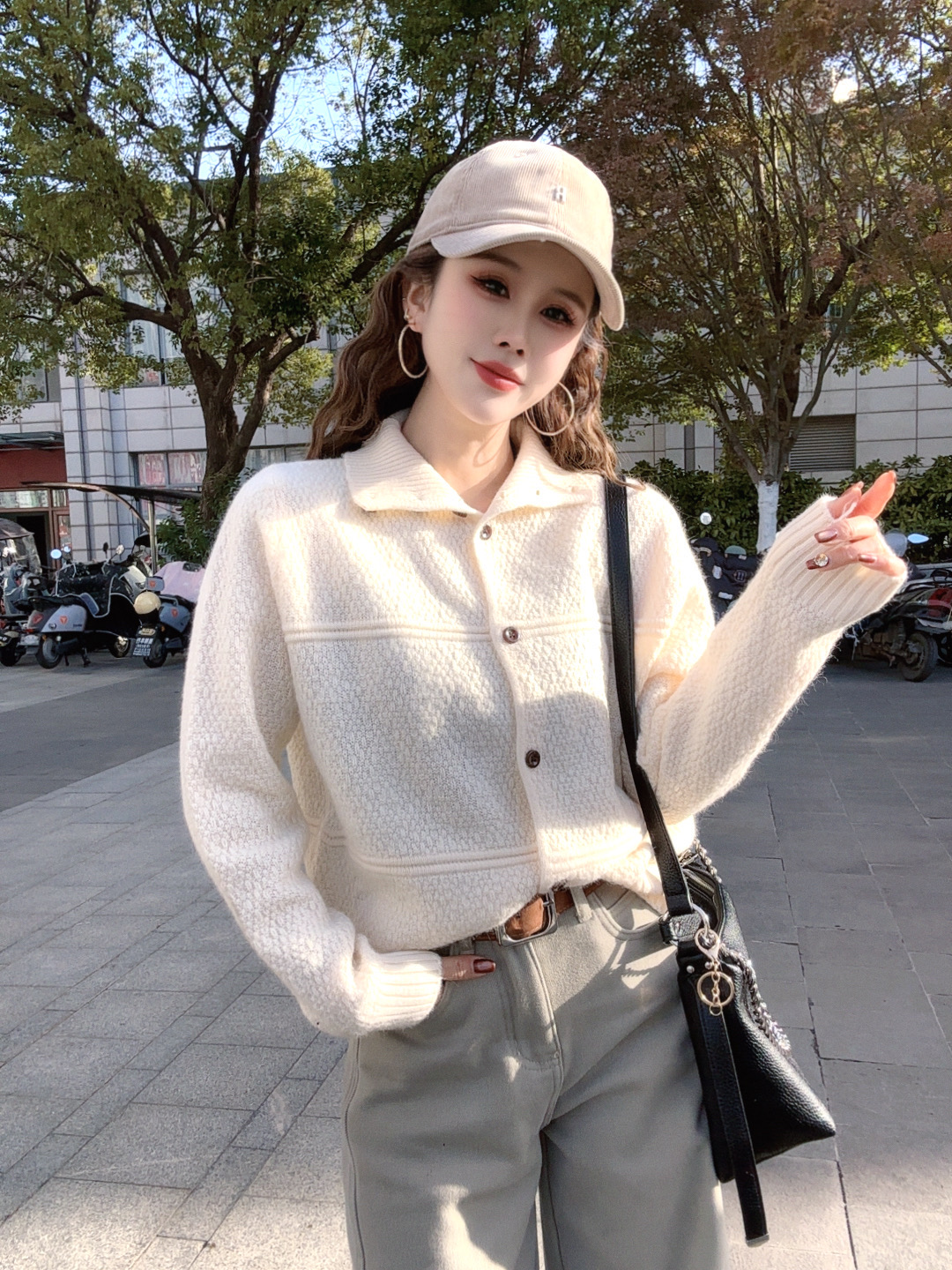 恰逢景梅子自留款冬季毛衣女士加厚保暖高品质气质立领扣子毛衣