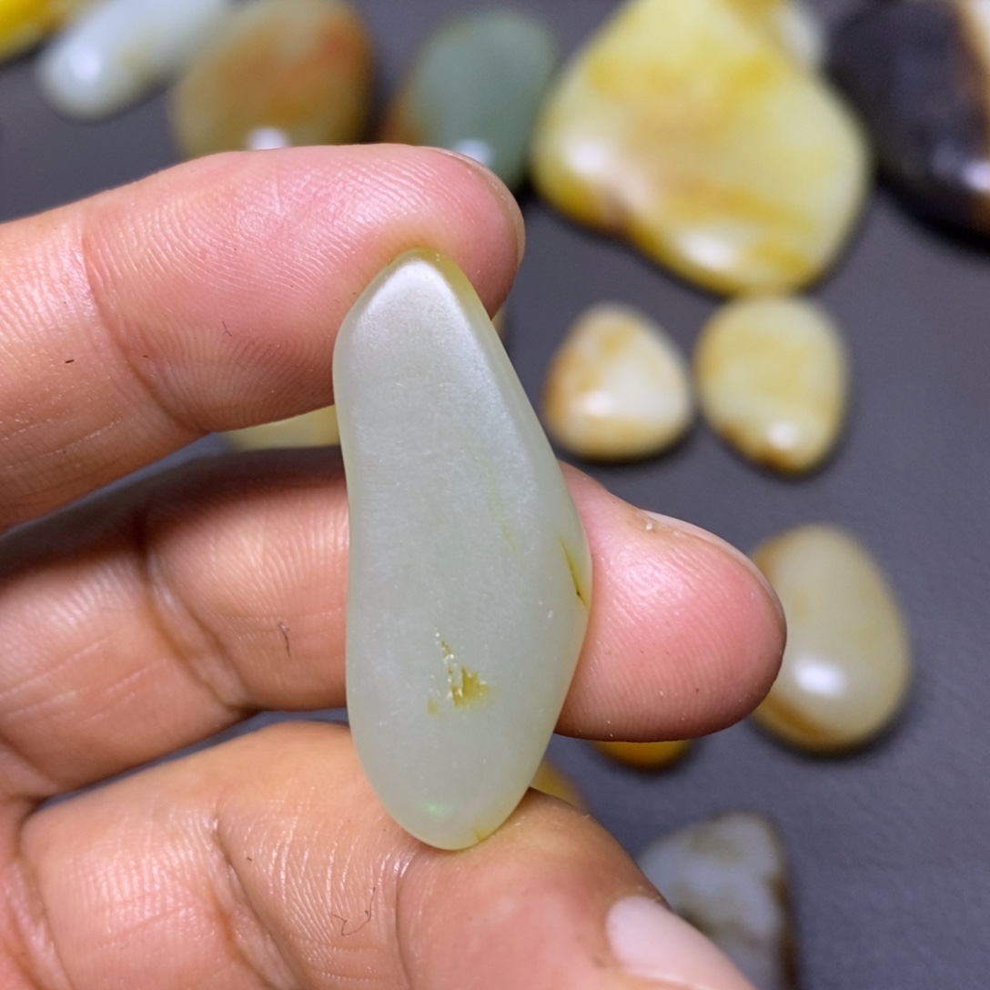 和田玉（糖玉）未镶嵌挂件