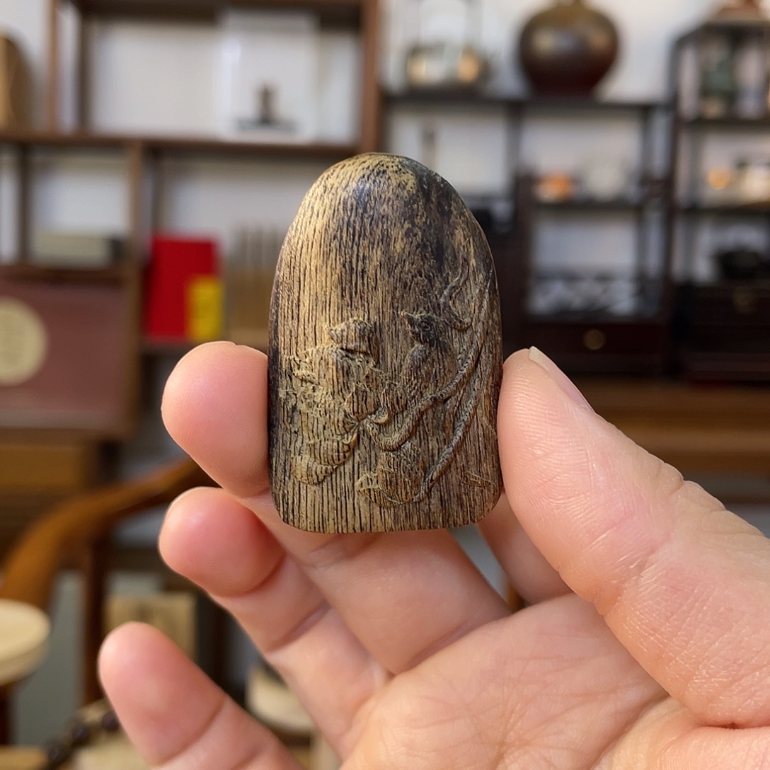沉香吊坠达拉干和和美美8g