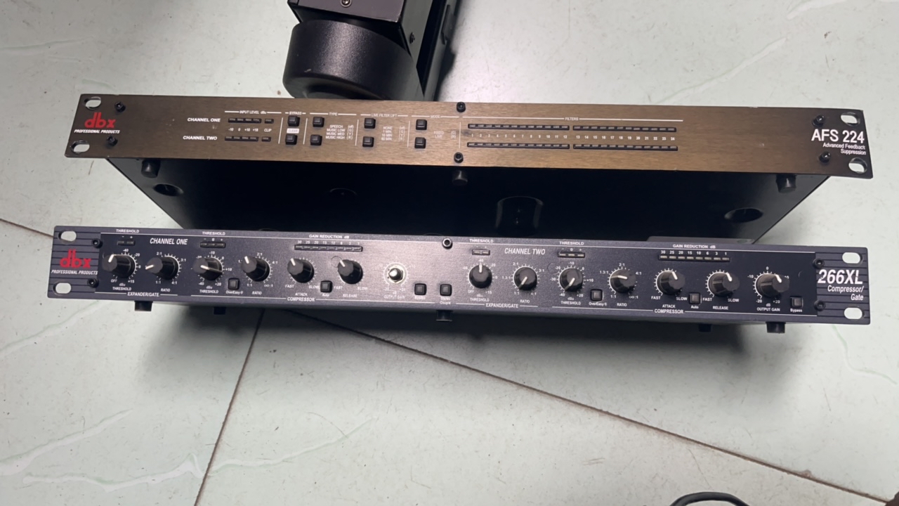 8新  DBX设备两台 不包邮不支持7天无理由退换货