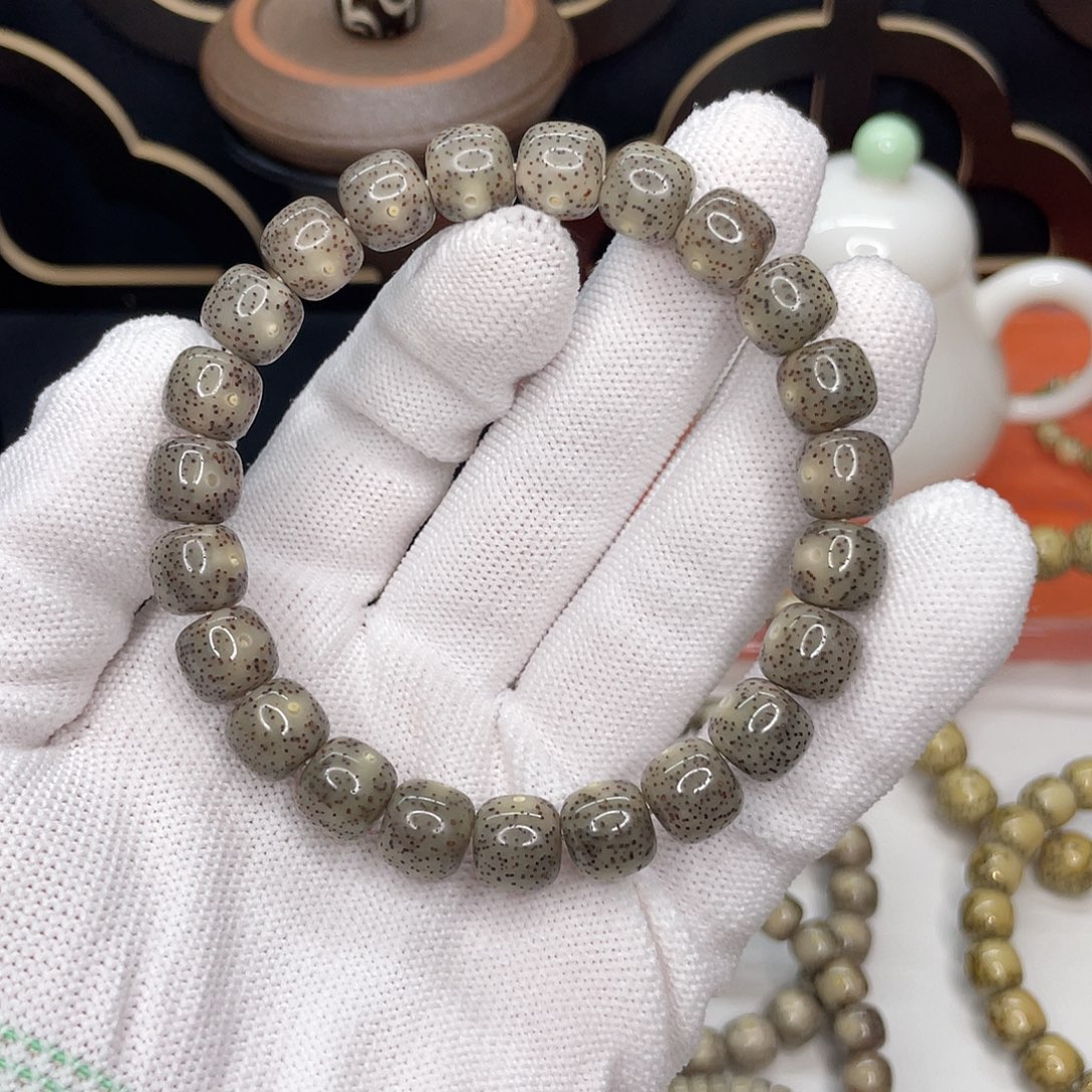 吊坠星月菩提05。10/9灰冰火龙果