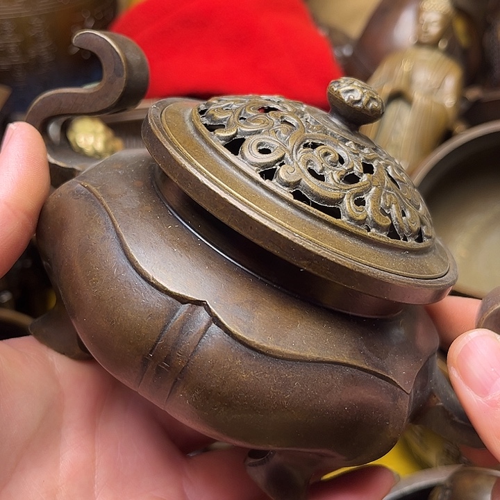 精美铜器批发档口