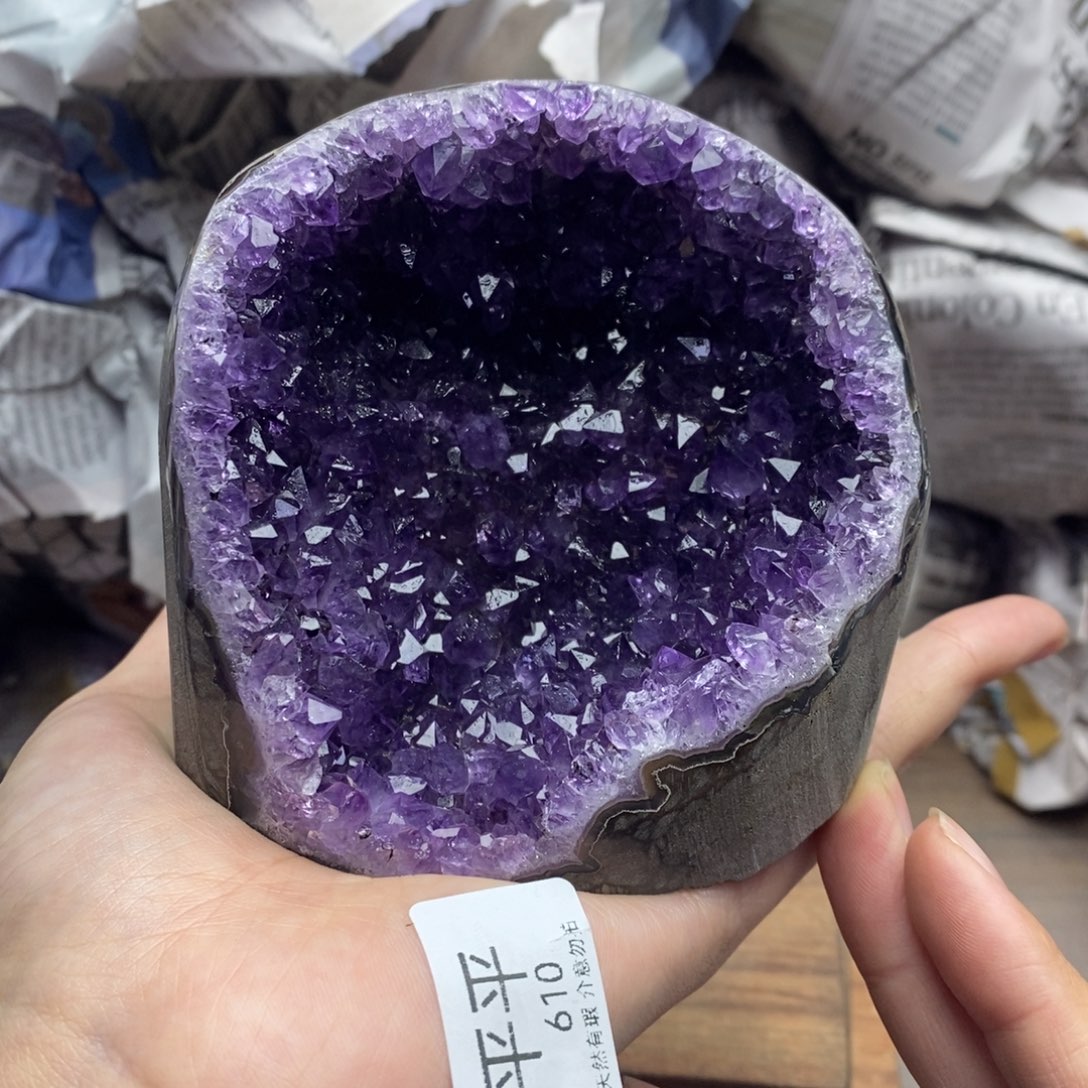 紫晶未镶嵌大型摆件（非配饰）