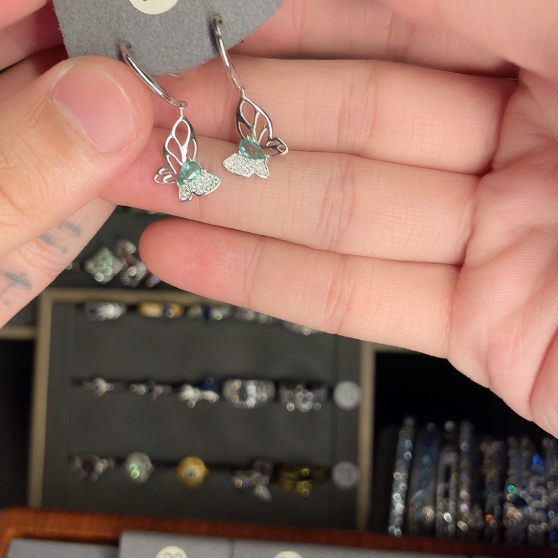 今****耳饰银S925镶嵌祖母绿拍三份