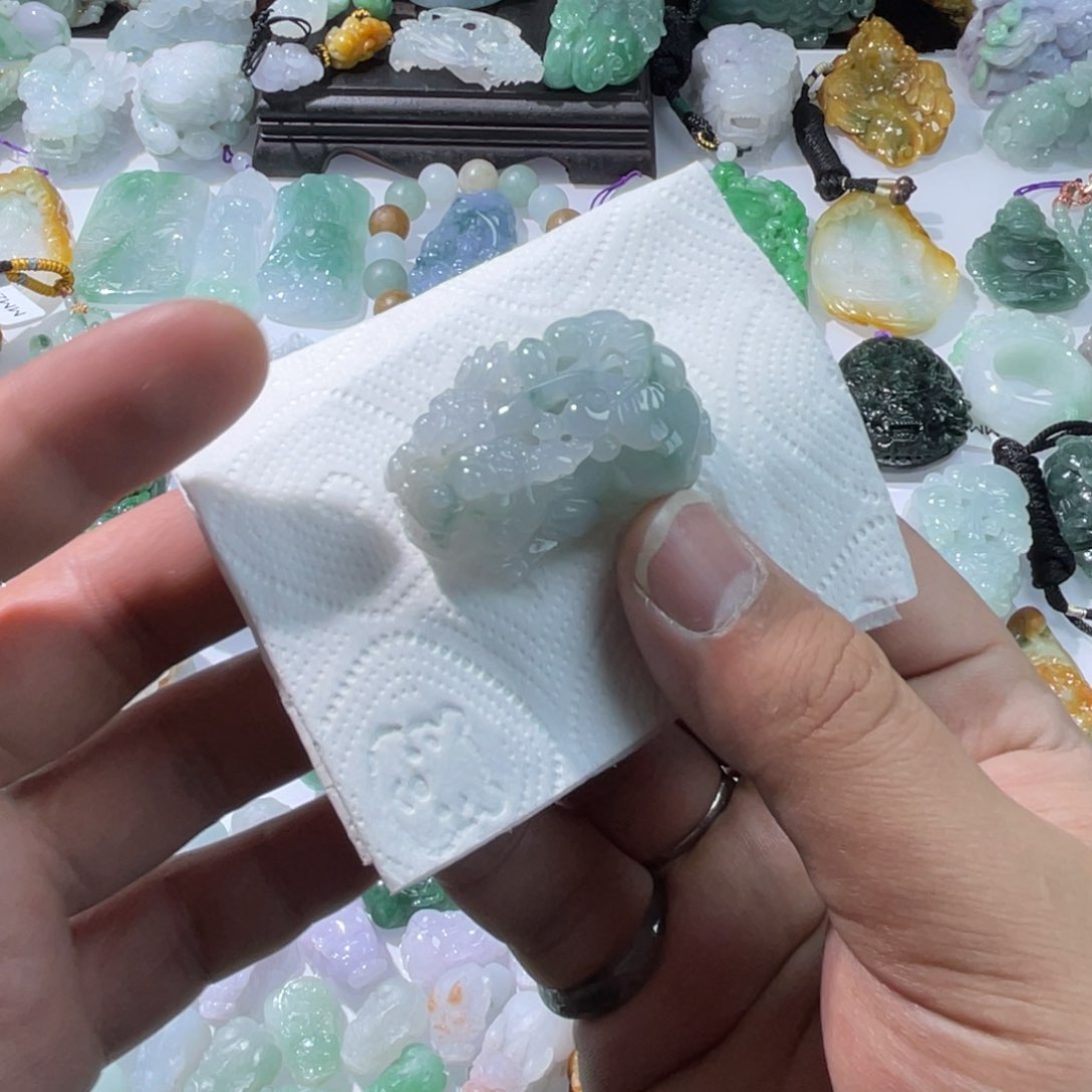 翡翠颈饰未镶嵌天然