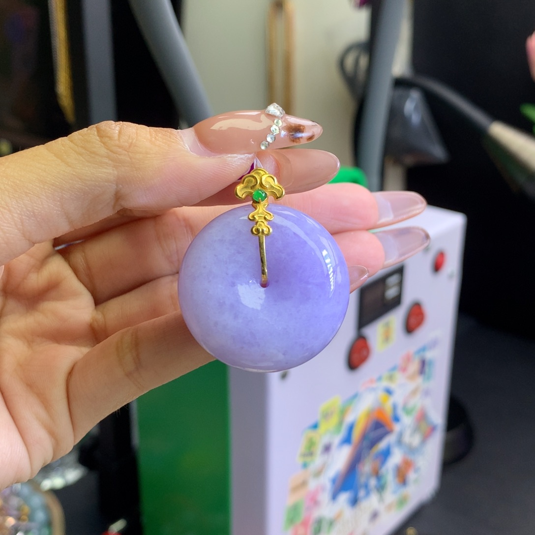 翡翠18K金镶嵌颈饰