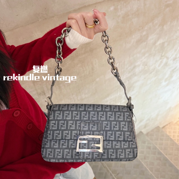 95新 FENDI/芬迪 复燃精选/灰银老花小胖丁链条单肩包