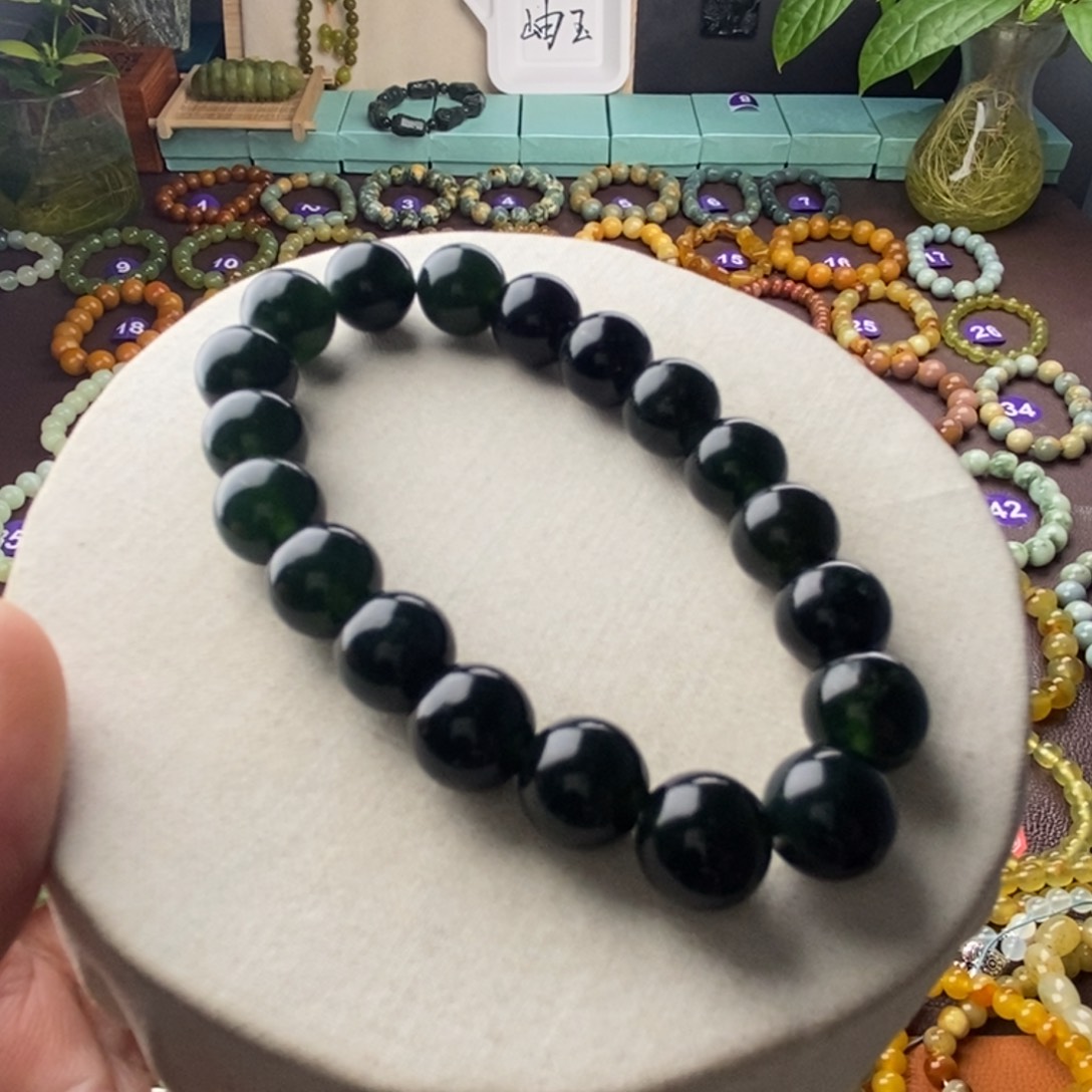 蛇纹石玉手串未镶嵌