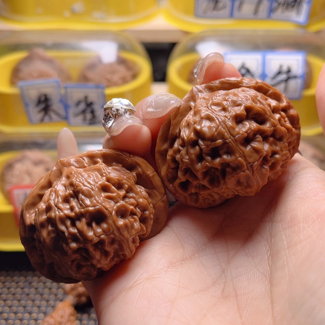 文玩核桃把件宫灯