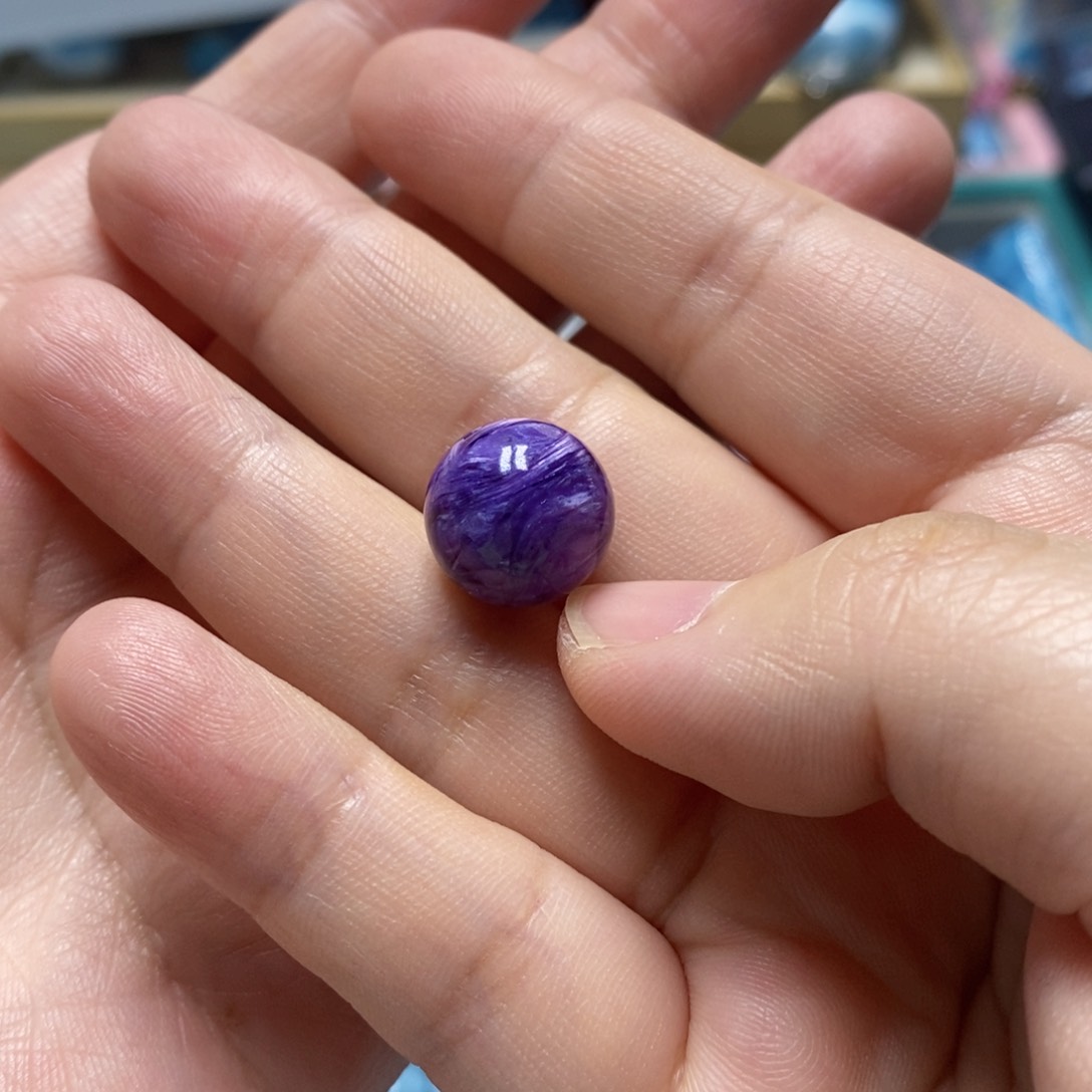 未镶嵌针钠钙石（海纹石）手链M****。