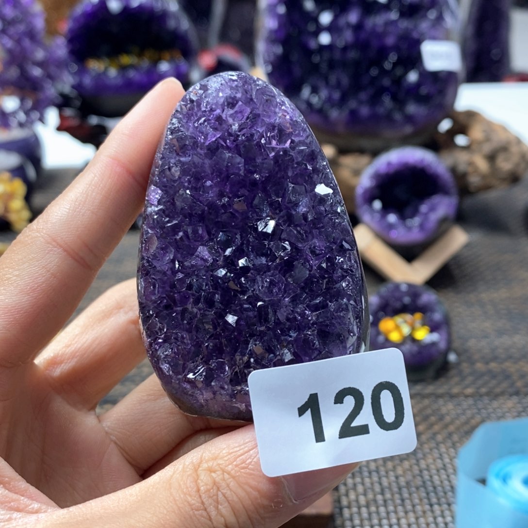 紫晶未镶嵌大型摆件（非配饰）