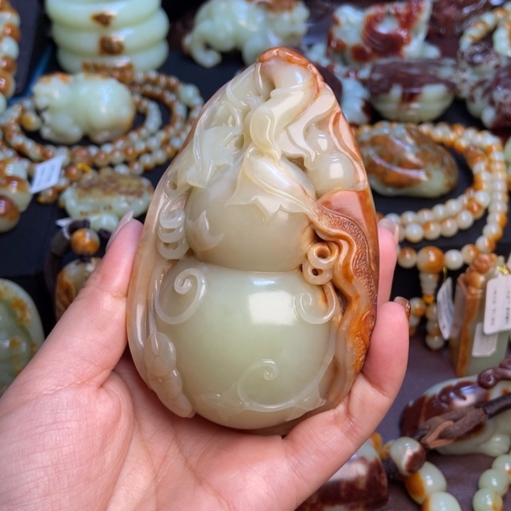 岫岩河磨玉（透闪石质玉）未镶嵌把件