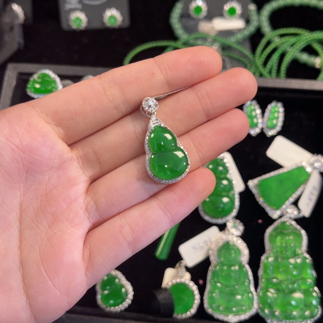 翡翠银S925镶嵌戒指葫芦吊坠
