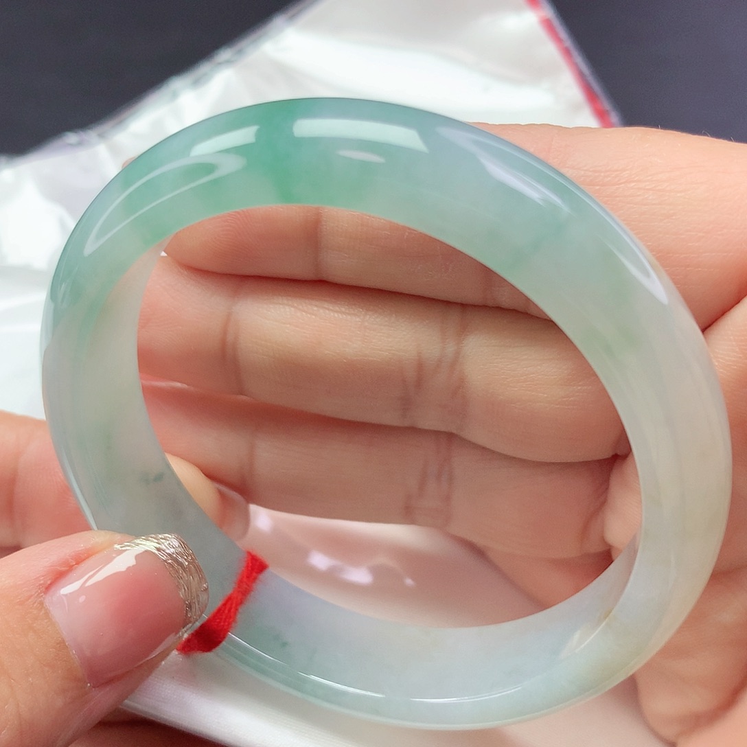 【闪购商品】翡翠手镯未镶嵌a 13750