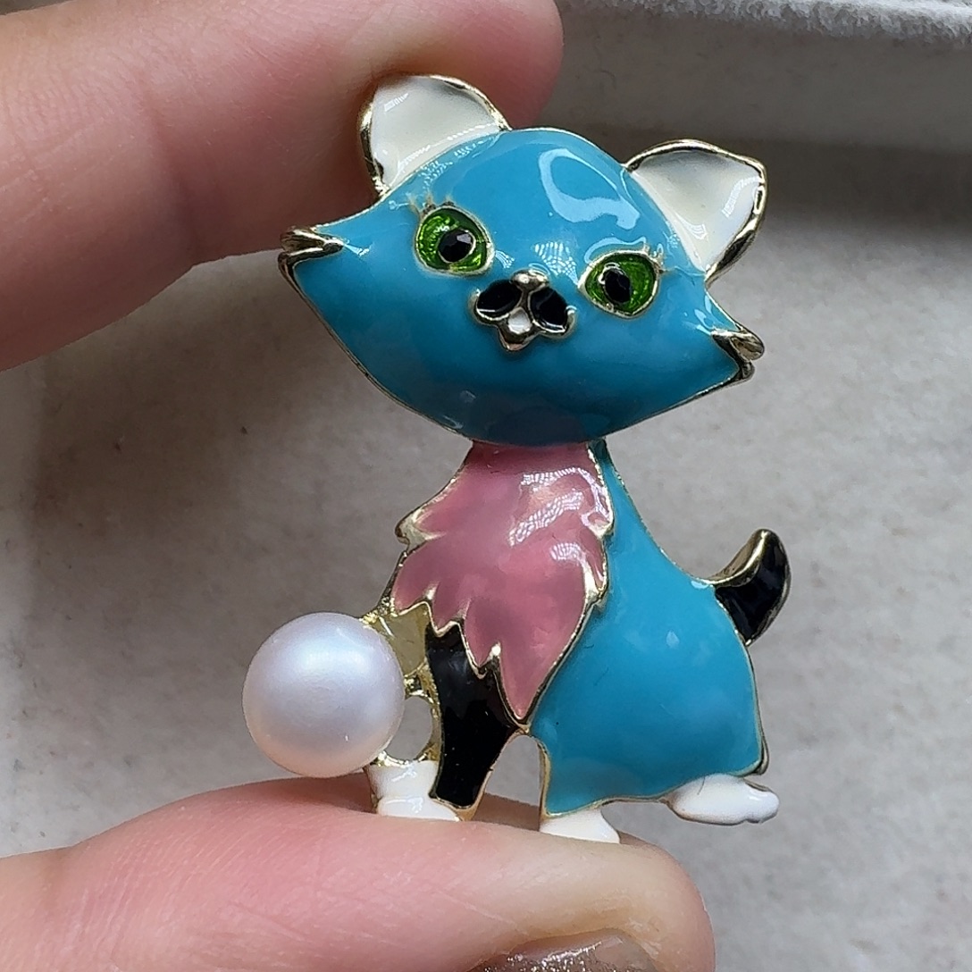 合金胸饰淡水珍珠小猫咪胸针