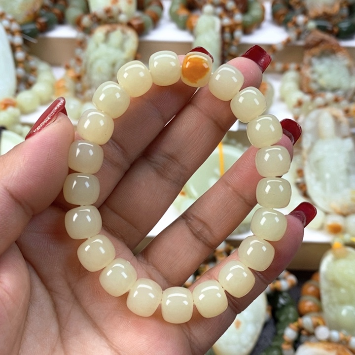 【闪购商品】透闪石质玉手串未镶嵌