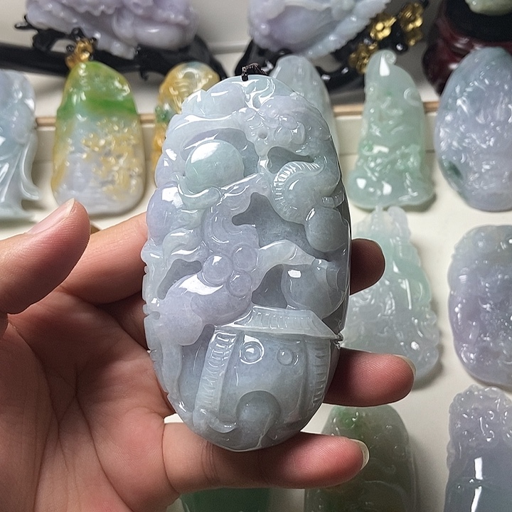 颈饰未镶嵌翡翠龙马精神